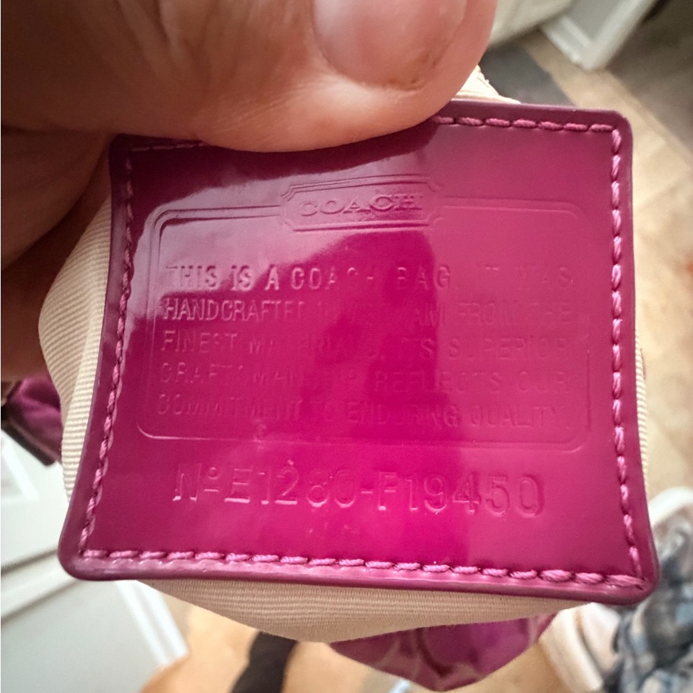 Pink Signature-Pattern Hobo/File Bag - Picture 4 of 9
